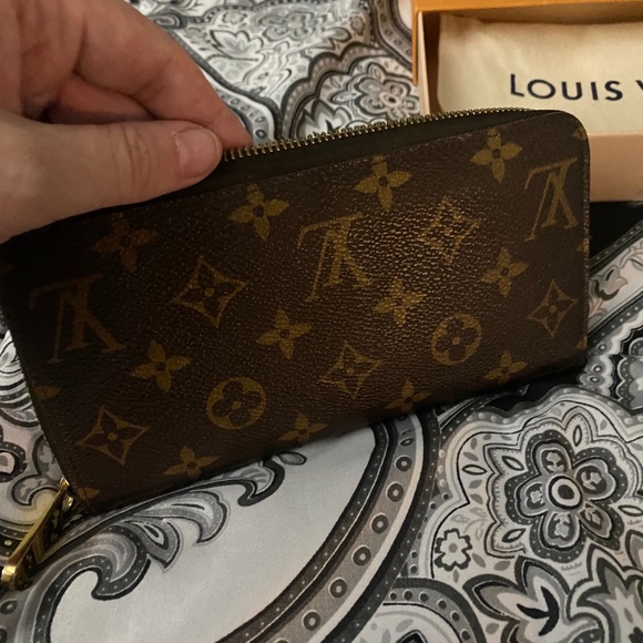 Ltd edition lv monogram zippy large wallet - Picture 4 of 5